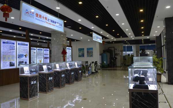 鴻鈦展業(yè)珠寶柜臺(tái)設(shè)計(jì)要素