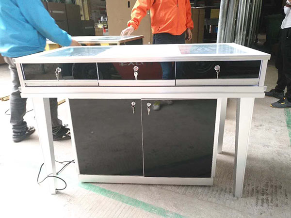 玻璃展柜,珠寶展柜,手表展柜,精品展柜,特價優(yōu)惠