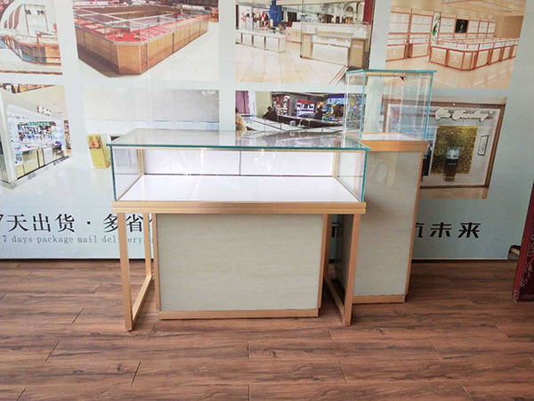 玻璃展柜,珠寶展柜,手表展柜,精品展柜,特價優(yōu)惠