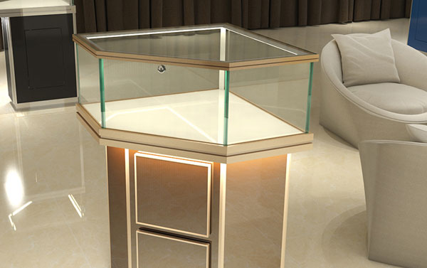 有機玻璃展示柜都具有什么樣的優(yōu)點？