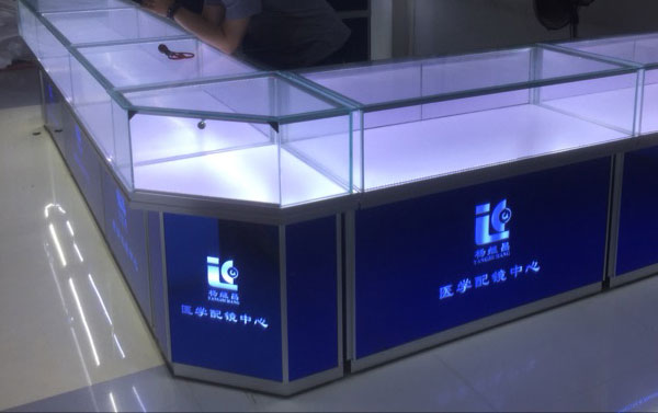 商品展示柜的定價會受什么因素的影響？